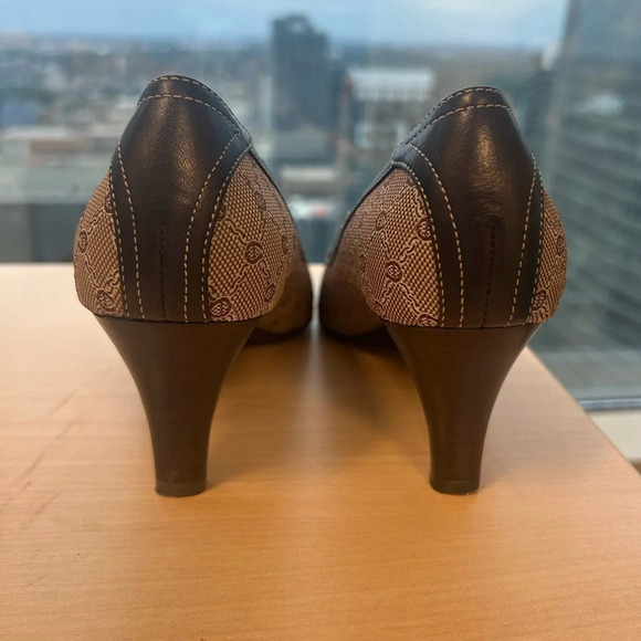 Etienne Aigner size 6.5 pumps excellent  condition - Picture 4 of 12